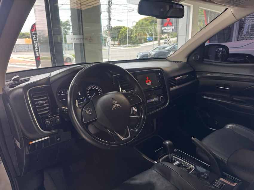 Mitsubishi-OUTLANDER-2.0 COMFORT 16V GASOLINA 4P AUTOMÁTICO
