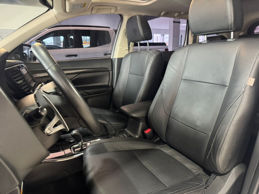 Mitsubishi-OUTLANDER-2.0 COMFORT 16V GASOLINA 4P AUTOMÁTICO