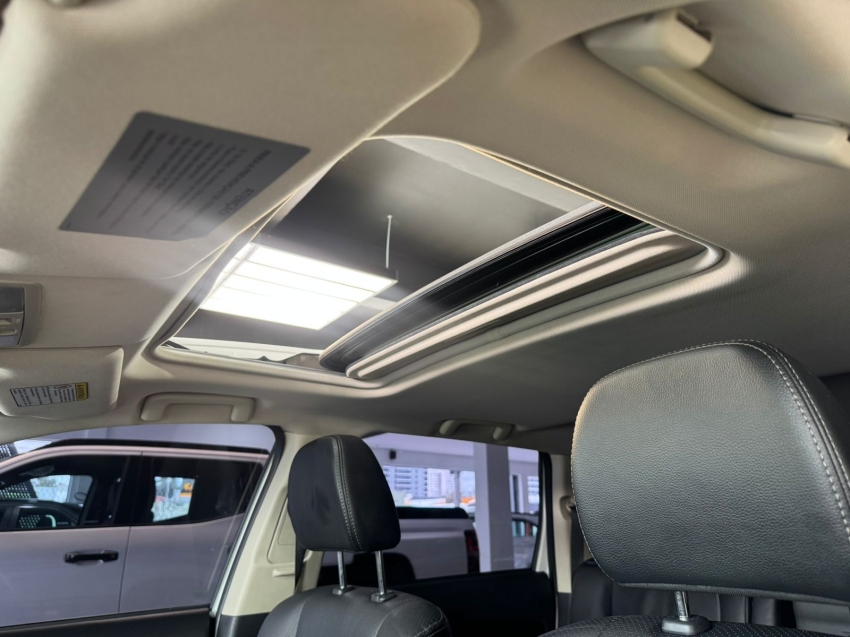 Mitsubishi-OUTLANDER-2.0 COMFORT 16V GASOLINA 4P AUTOMÁTICO