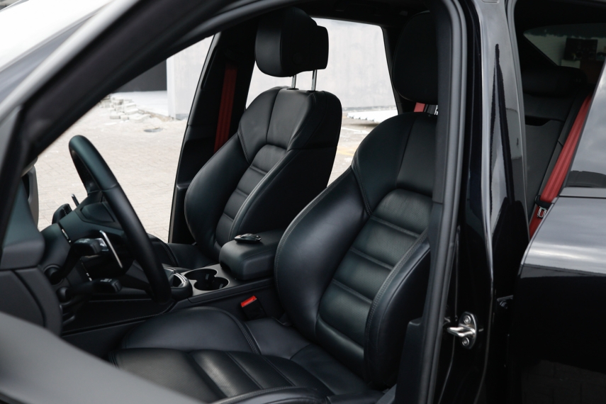 Porsche-MACAN-2.0 TURBO GASOLINA PDK