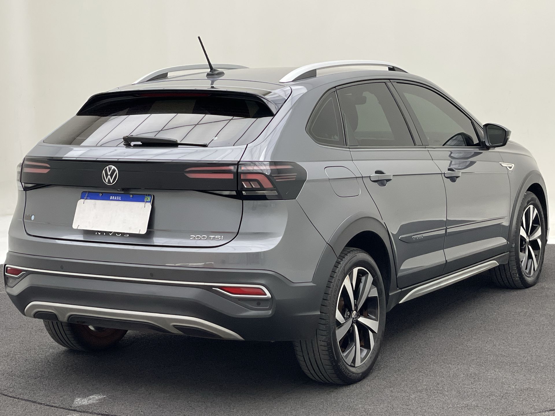 Nivus Highline 1.0 200 TSI Flex Aut.