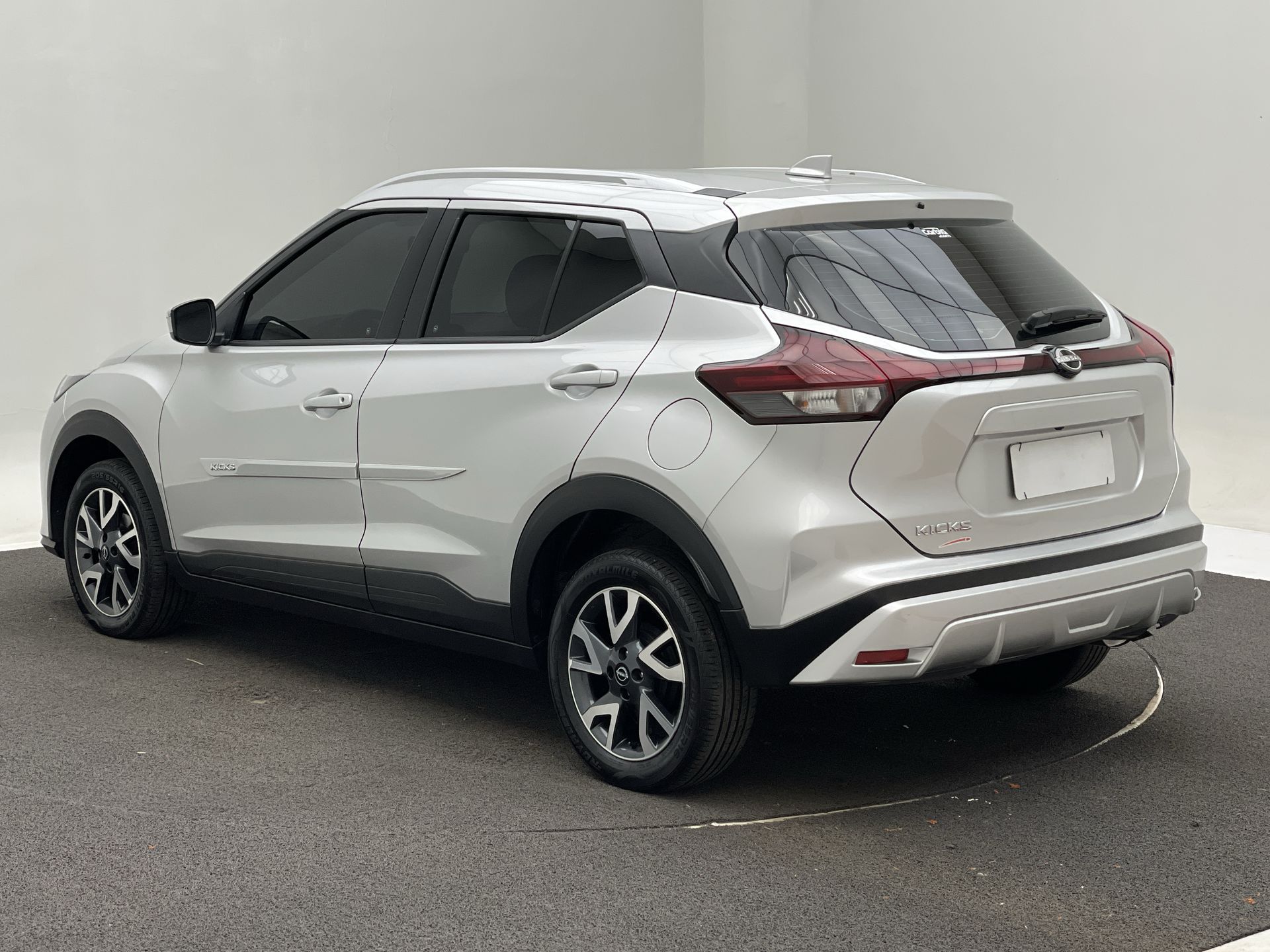 KICKS Sense 1.6 16V Flex Aut.