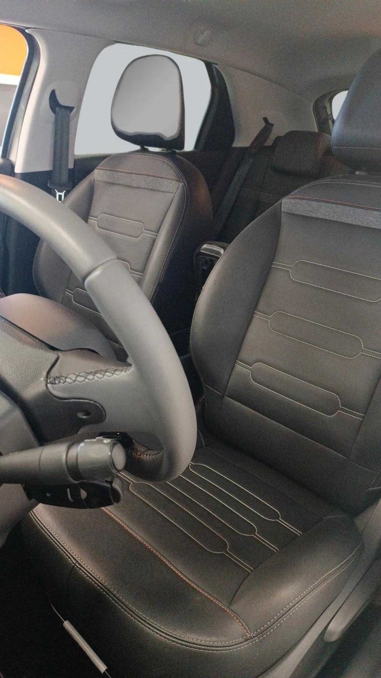 Citroën-C4 CACTUS-1.6 THP FLEX NOIR EAT6