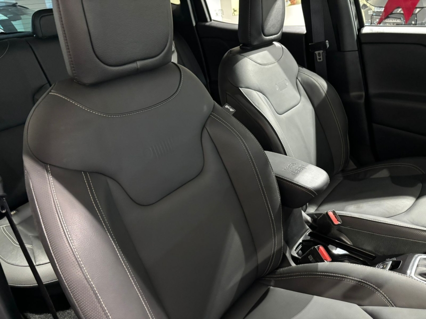 Jeep-RENEGADE-1.3 T270 TURBO FLEX LONGITUDE AT6