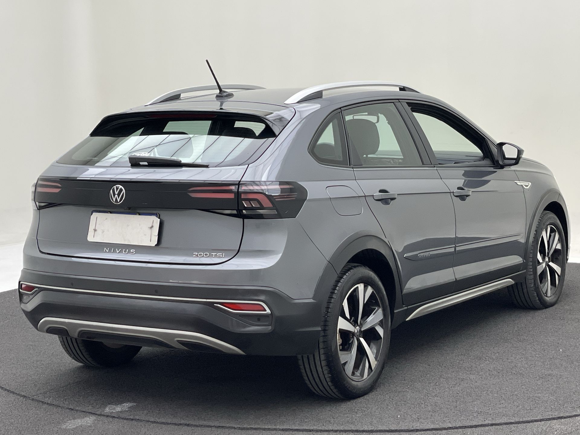 Nivus Highline 1.0 200 TSI Flex Aut.