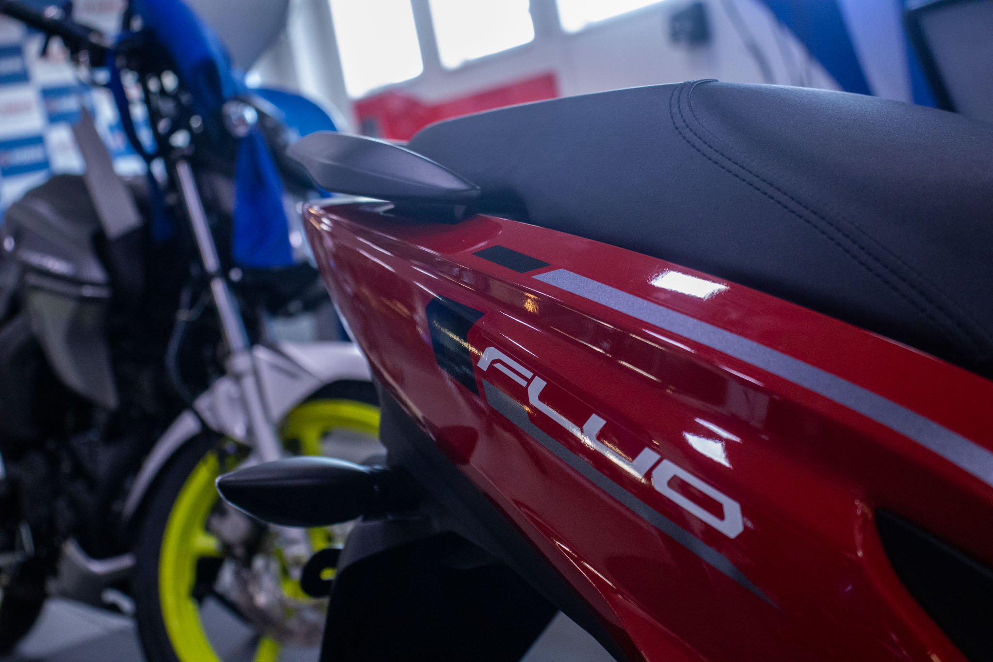 YAMAHA-FLUO-FLUO 125 CONNECTED (Híbrido)