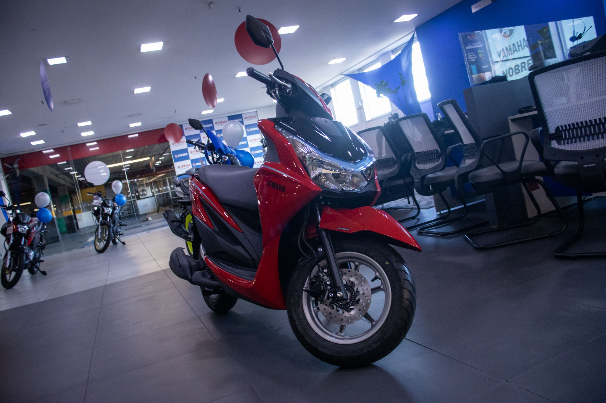 YAMAHA-FLUO-FLUO 125 CONNECTED (Híbrido)