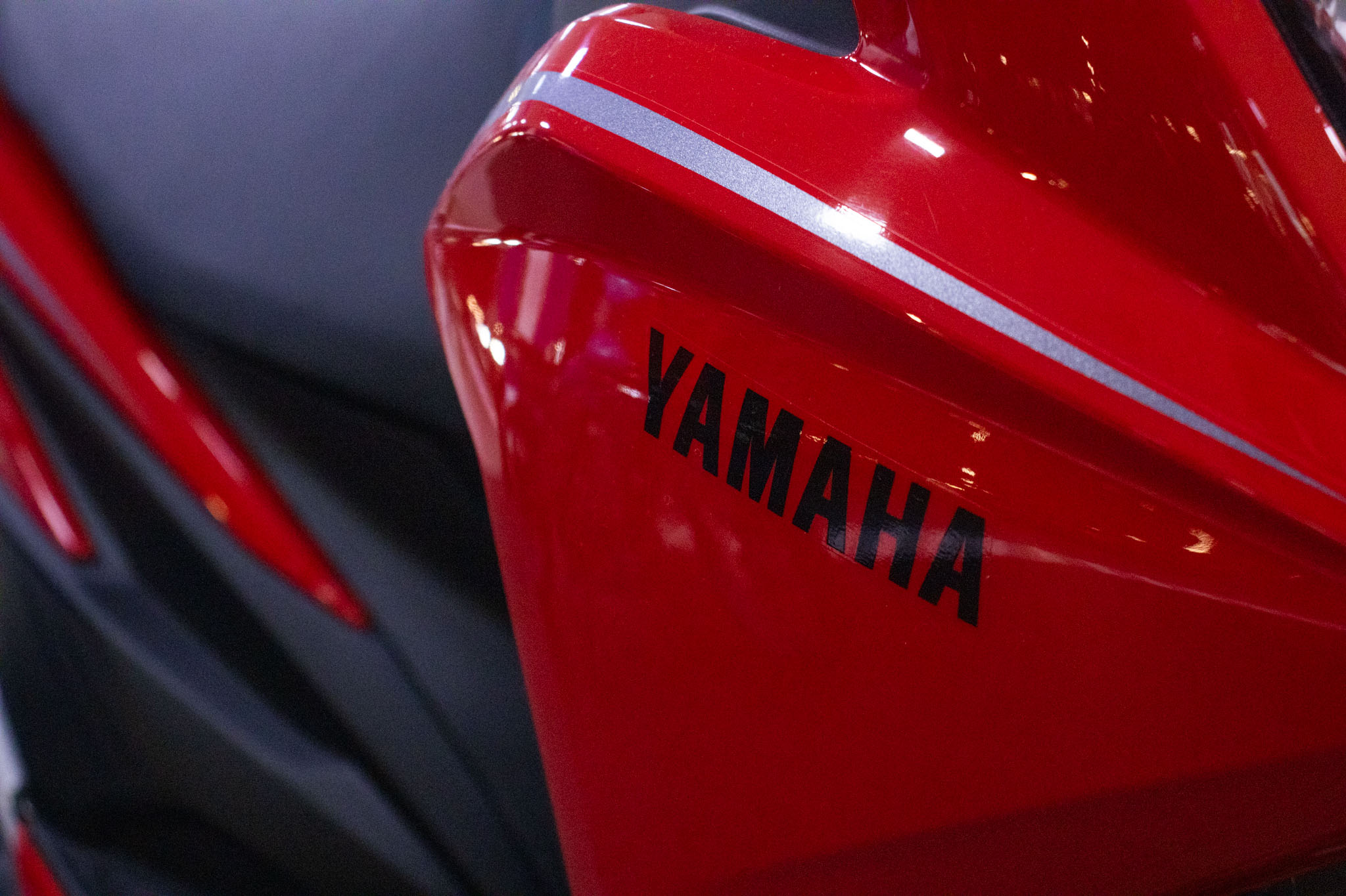 YAMAHA-FLUO-FLUO 125 CONNECTED (Híbrido)