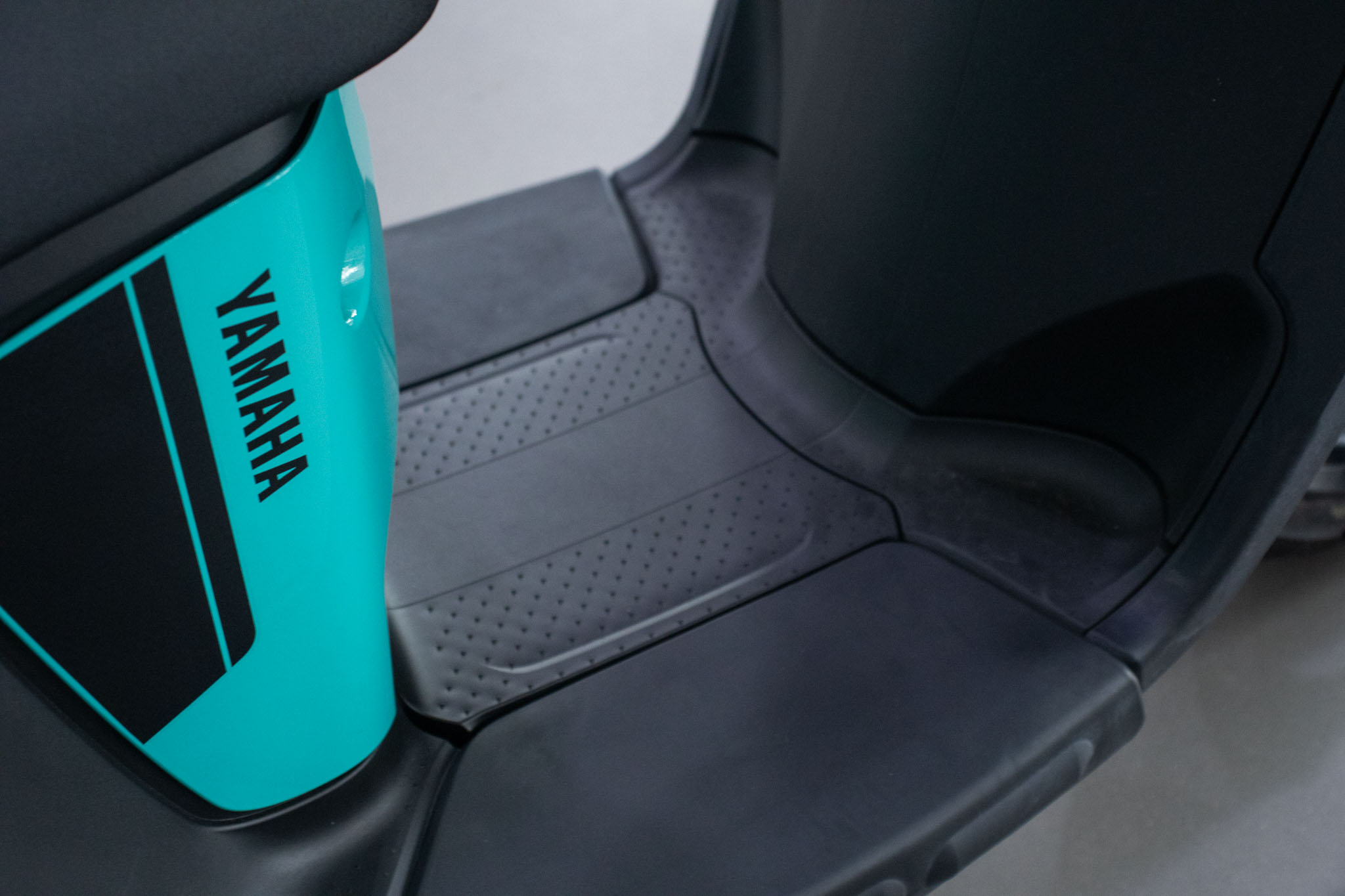 NEOS CONNECTED (Elétrica)