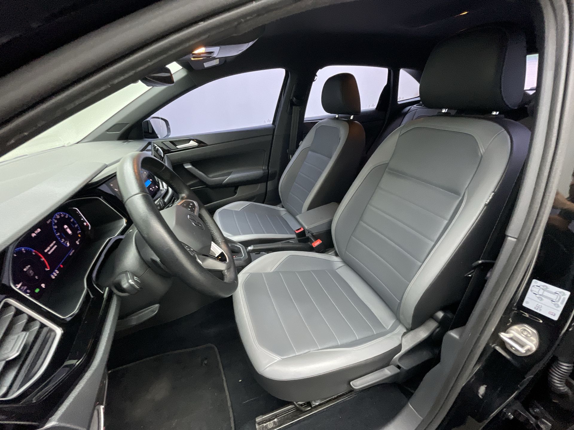 Nivus Highline 1.0 200 TSI Flex Aut.