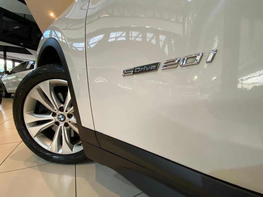 BMW-X1-2.0 16V TURBO ACTIVEFLEX SDRIVE20I 4P AUTOMÁTICO