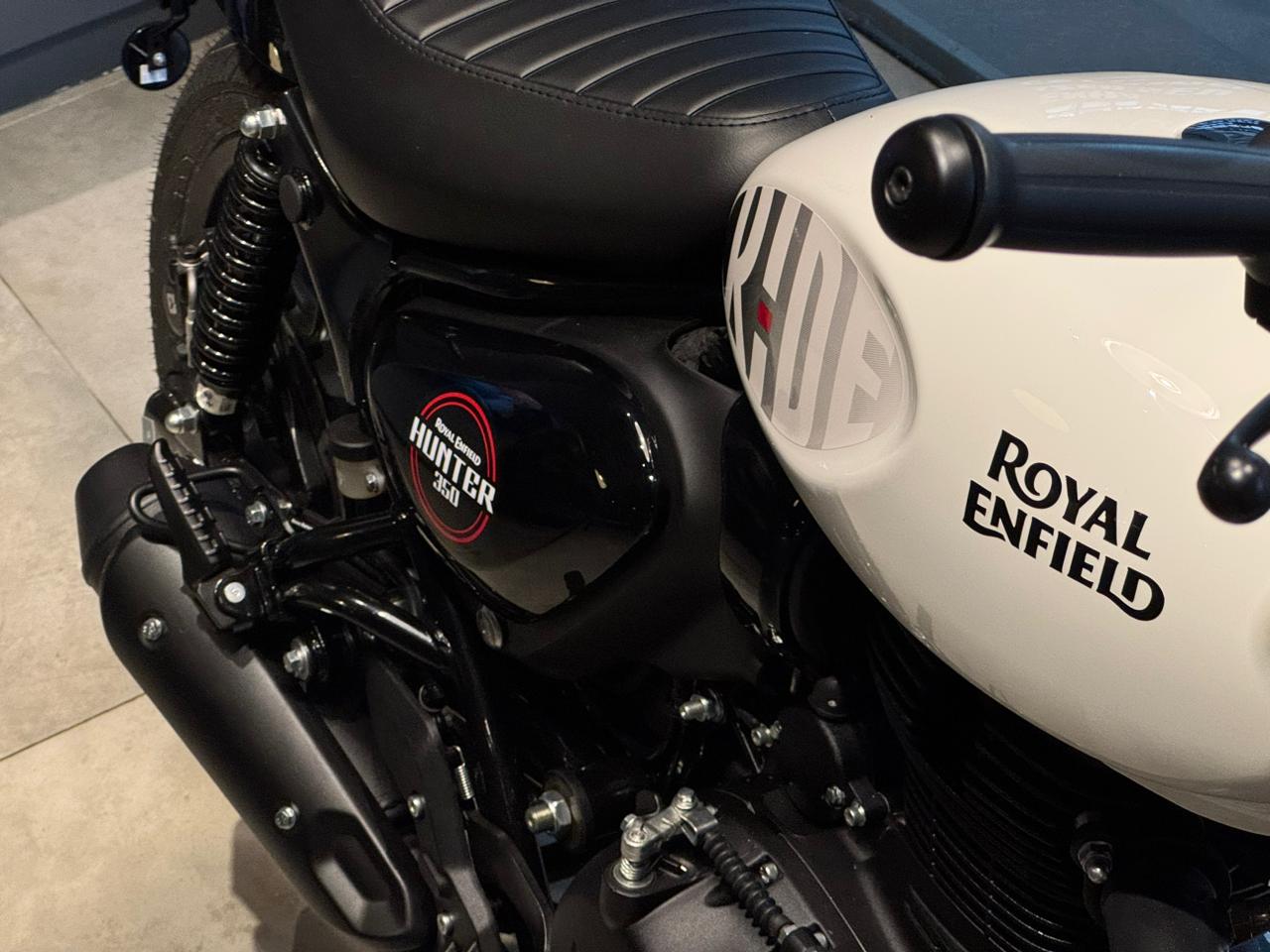 Royal Enfield-Hunter 350-HUNTER 350 DAPPER WHITE