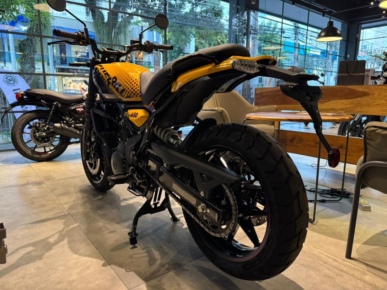Royal Enfield-GUERRILLA 450-GUERRILLA 450 Yellow Ribbo