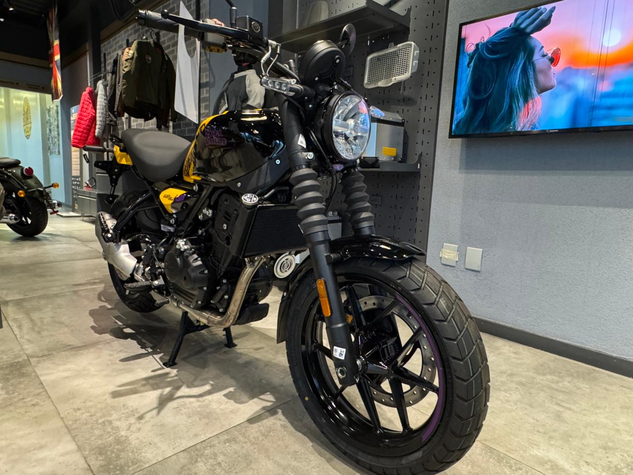 GUERRILLA 450 Yellow Ribbo