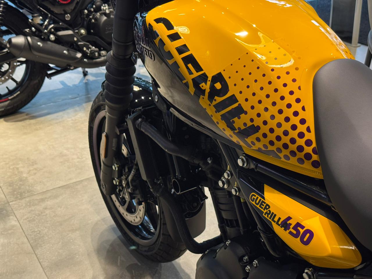 Royal Enfield-GUERRILLA 450-GUERRILLA 450 Yellow Ribbo