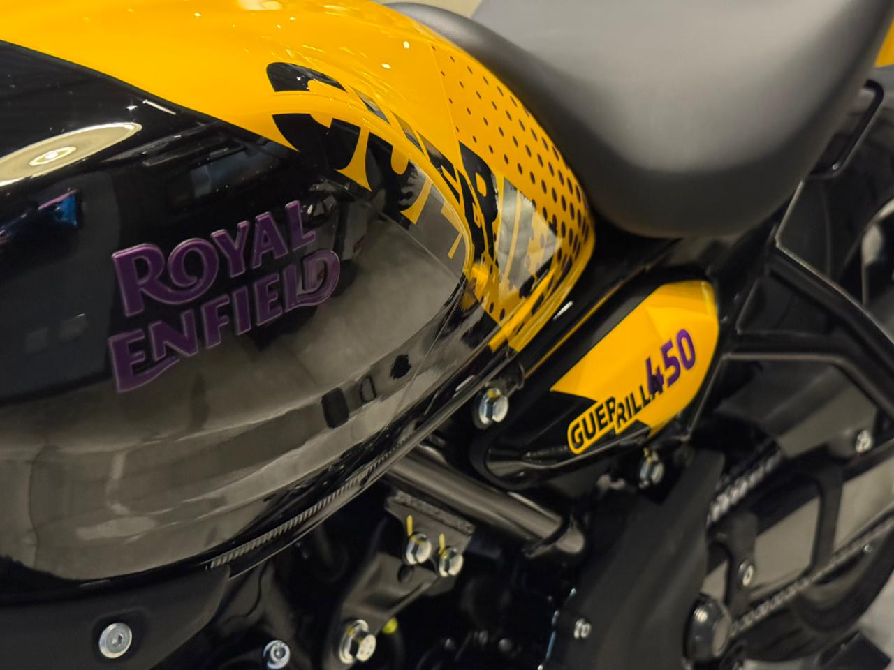 Royal Enfield-GUERRILLA 450-GUERRILLA 450 Yellow Ribbo