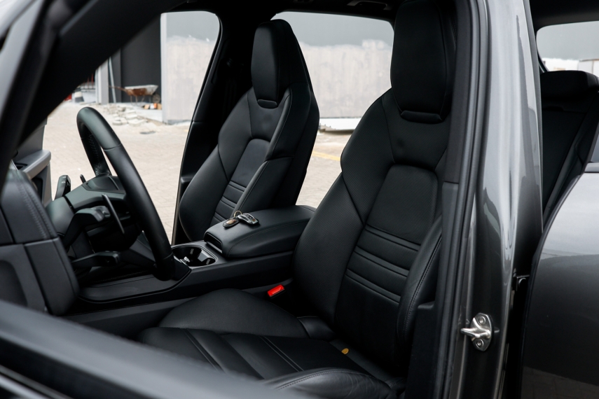 Porsche-CAYENNE-4.0 V8 GASOLINA S AWD TIPTRONIC S