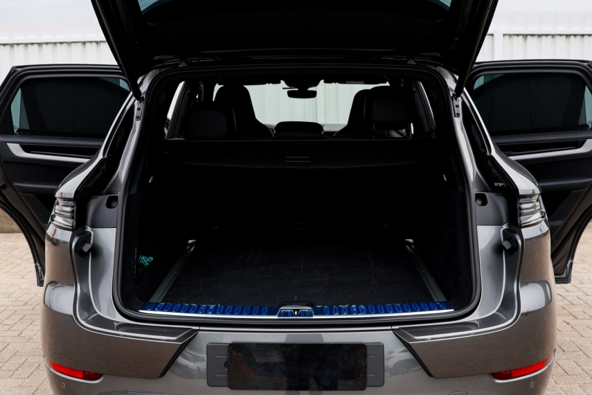 Porsche-CAYENNE-4.0 V8 GASOLINA S AWD TIPTRONIC S