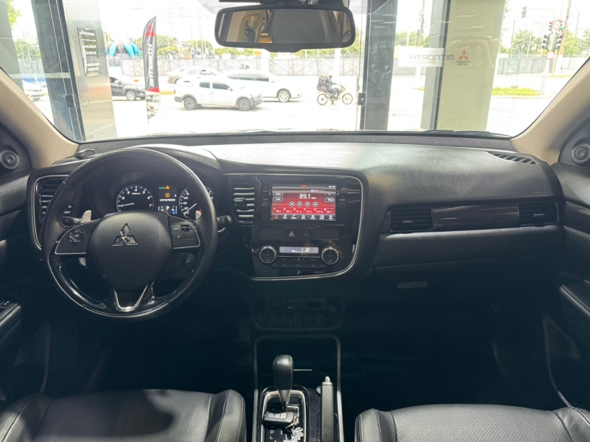 Mitsubishi-OUTLANDER-2.0 COMFORT 16V GASOLINA 4P AUTOMÁTICO
