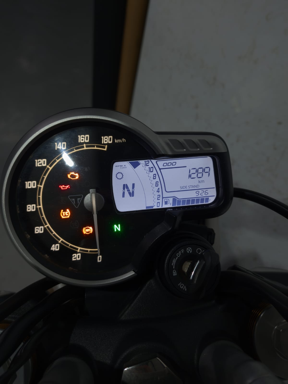 TRIUMPH-SCRAMBLER-SCRAMBLER 400X