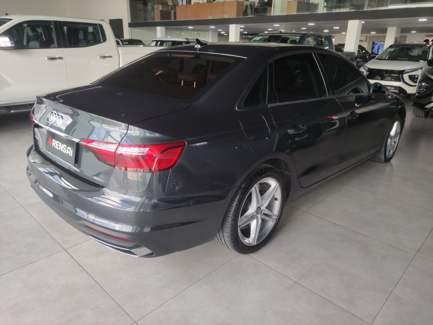Audi-A4-2.0 TFSI GASOLINA PRESTIGE S TRONIC