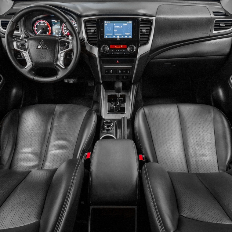 Mitsubishi-L200 TRITON-2.4 16V TURBO DIESEL SPORT HPE-S CD 4P 4X4 AUTOMÁTICO