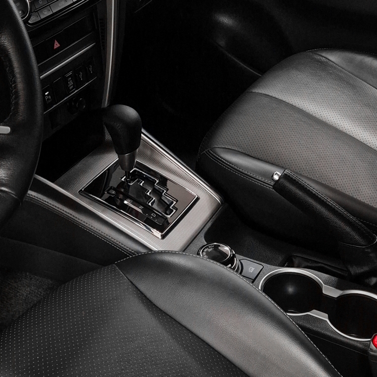 Mitsubishi-L200 TRITON-2.4 16V TURBO DIESEL SPORT HPE-S CD 4P 4X4 AUTOMÁTICO