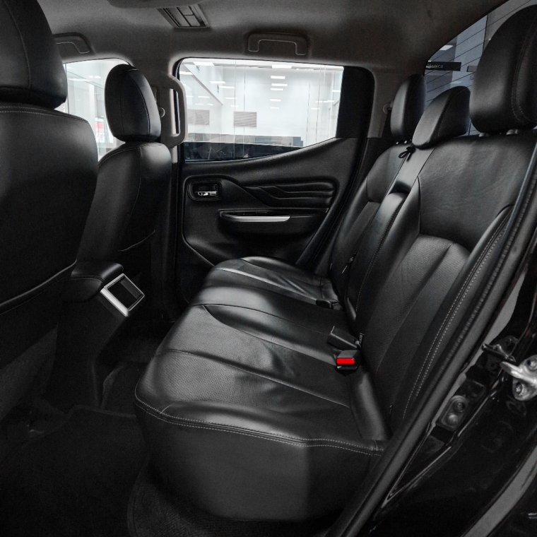 Mitsubishi-L200 TRITON-2.4 16V TURBO DIESEL SPORT HPE-S CD 4P 4X4 AUTOMÁTICO