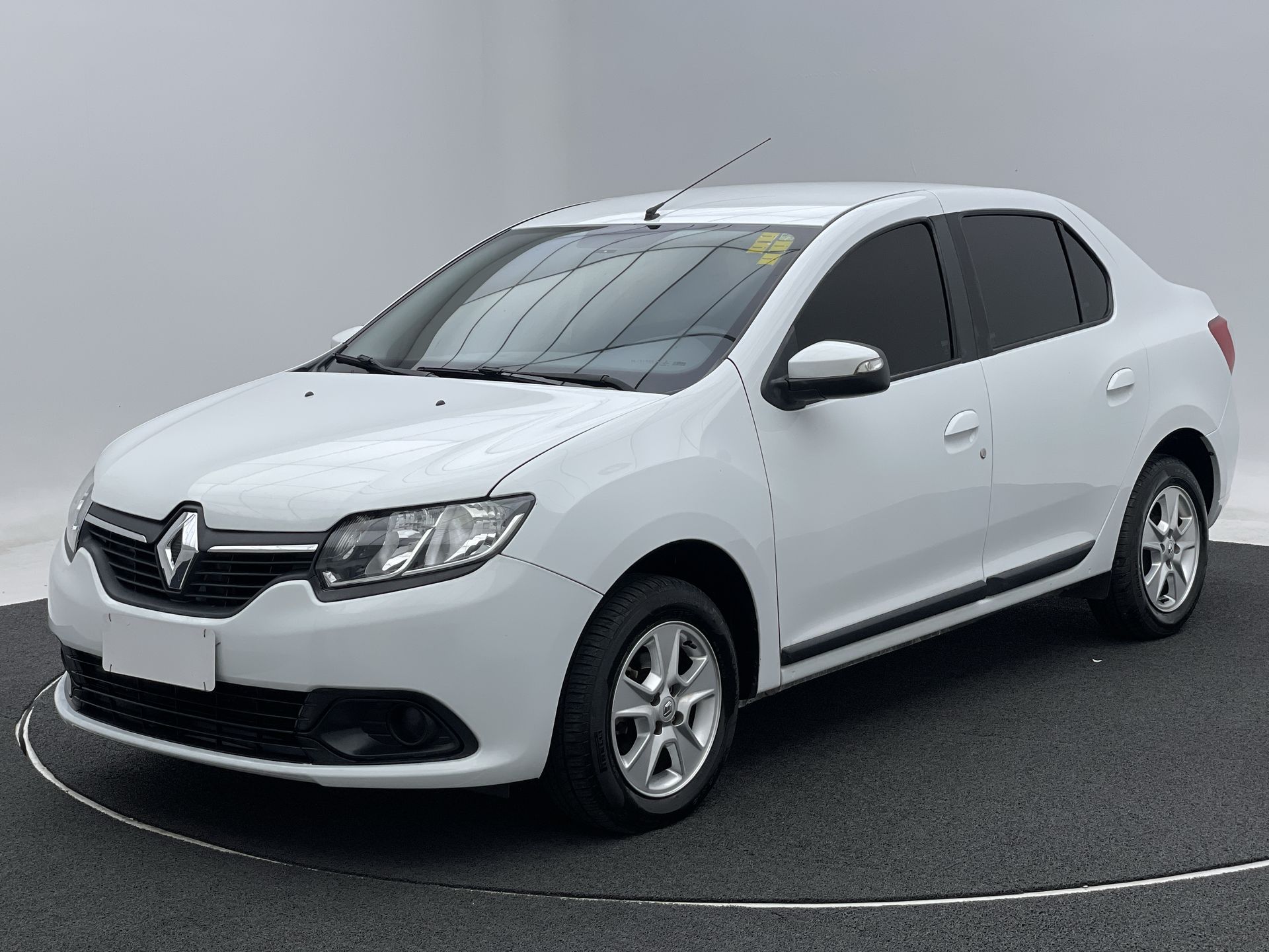 LOGAN Expression Flex 1.6 16V 4p