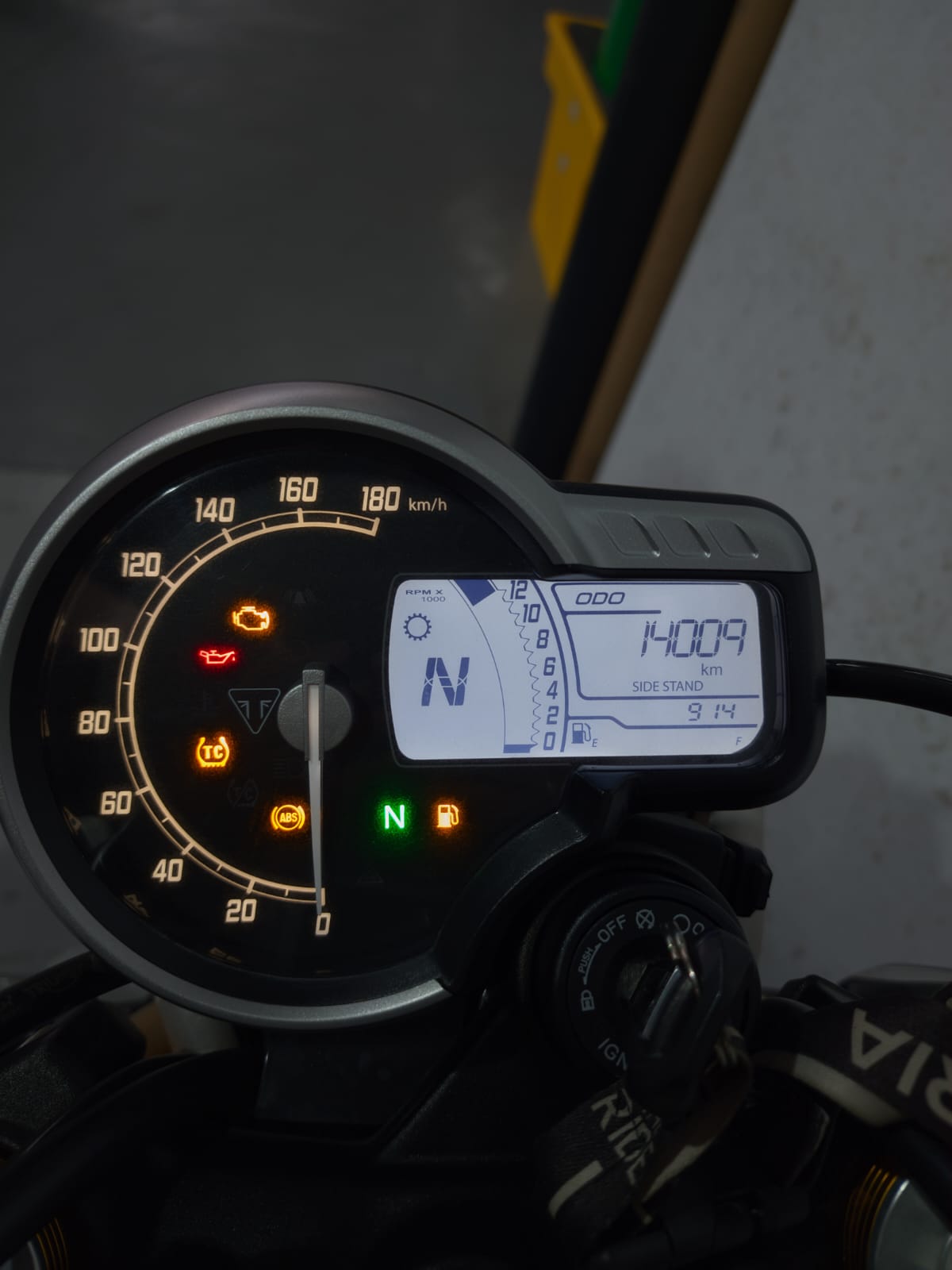 TRIUMPH-SCRAMBLER-SCRAMBLER 400X