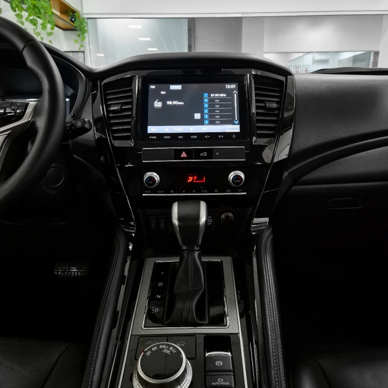 Mitsubishi-PAJERO SPORT-2.4 16V MIVEC TURBO DIESEL LEGEND AWD AUTOMÁTICO