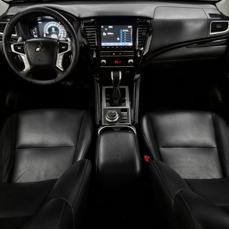 Mitsubishi-PAJERO SPORT-2.4 16V MIVEC TURBO DIESEL LEGEND AWD AUTOMÁTICO