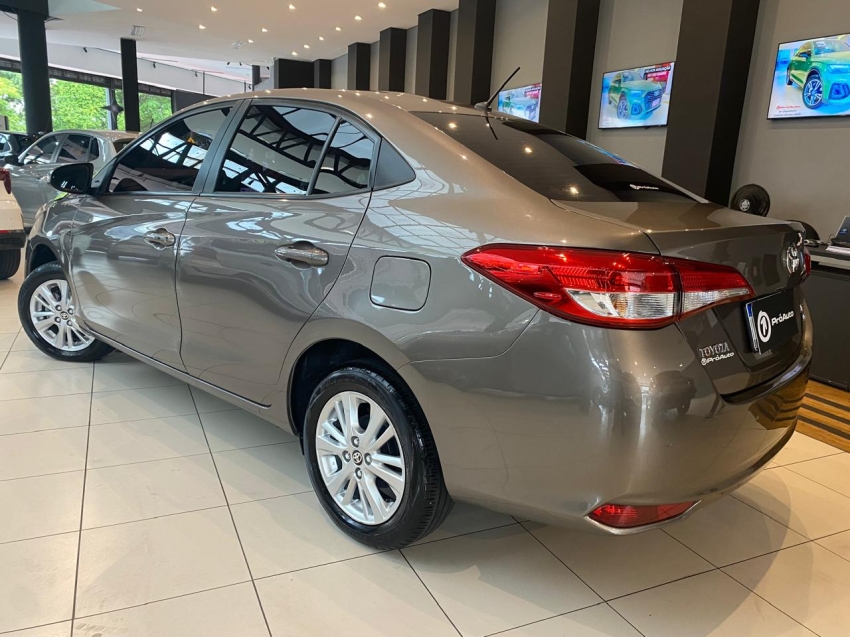 Toyota-YARIS-1.5 16V FLEX SEDAN XL PLUS TECH MULTIDRIVE