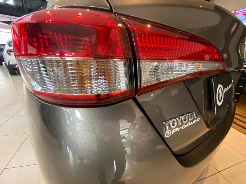 Toyota-YARIS-1.5 16V FLEX SEDAN XL PLUS TECH MULTIDRIVE