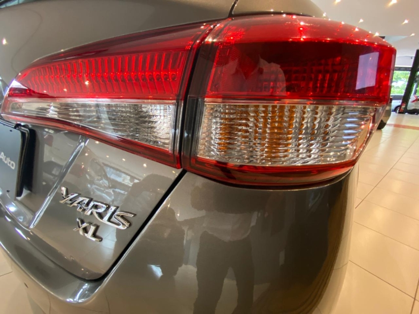 Toyota-YARIS-1.5 16V FLEX SEDAN XL PLUS TECH MULTIDRIVE