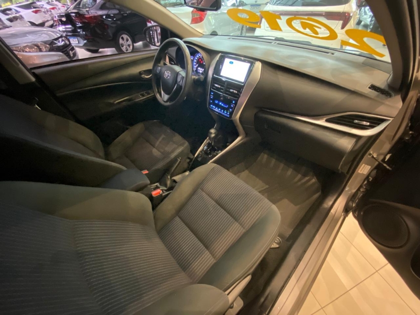 Toyota-YARIS-1.5 16V FLEX SEDAN XL PLUS TECH MULTIDRIVE
