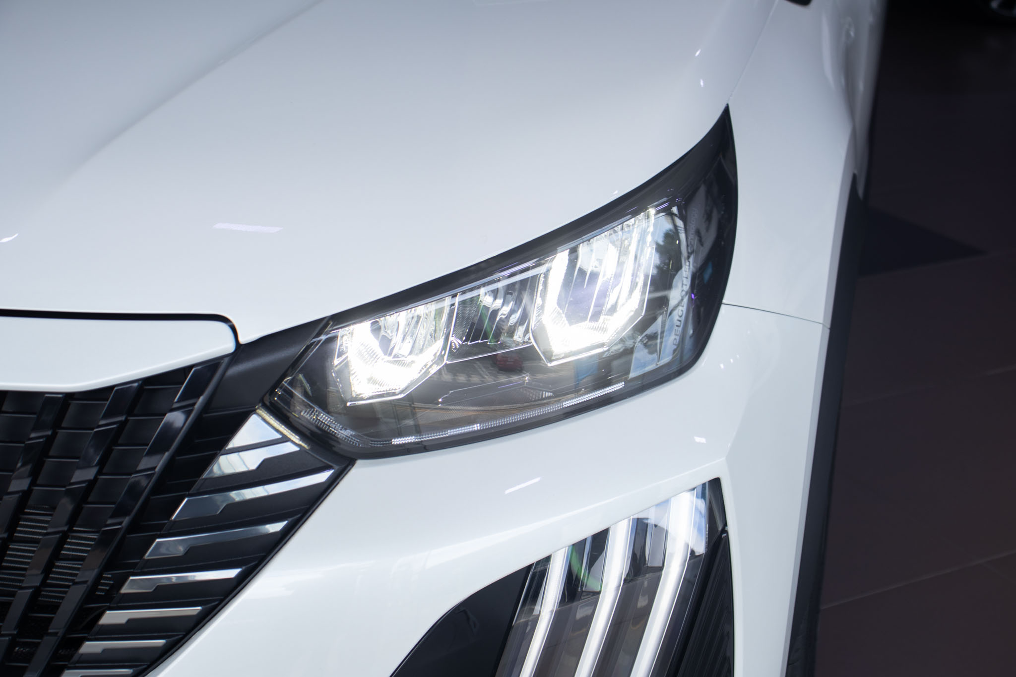 Peugeot-2008-2008 Active 1.0 Turbo Flex 5p Aut.