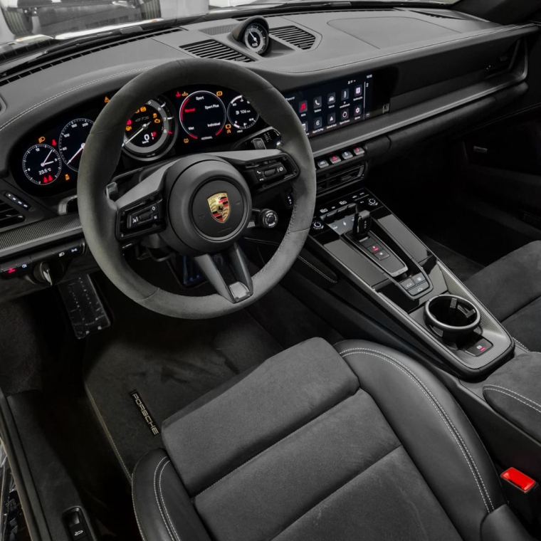 Porsche-911-3.0 24V H6 GASOLINA CARRERA GTS PDK