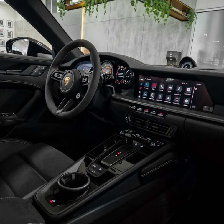 Porsche-911-3.0 24V H6 GASOLINA CARRERA GTS PDK