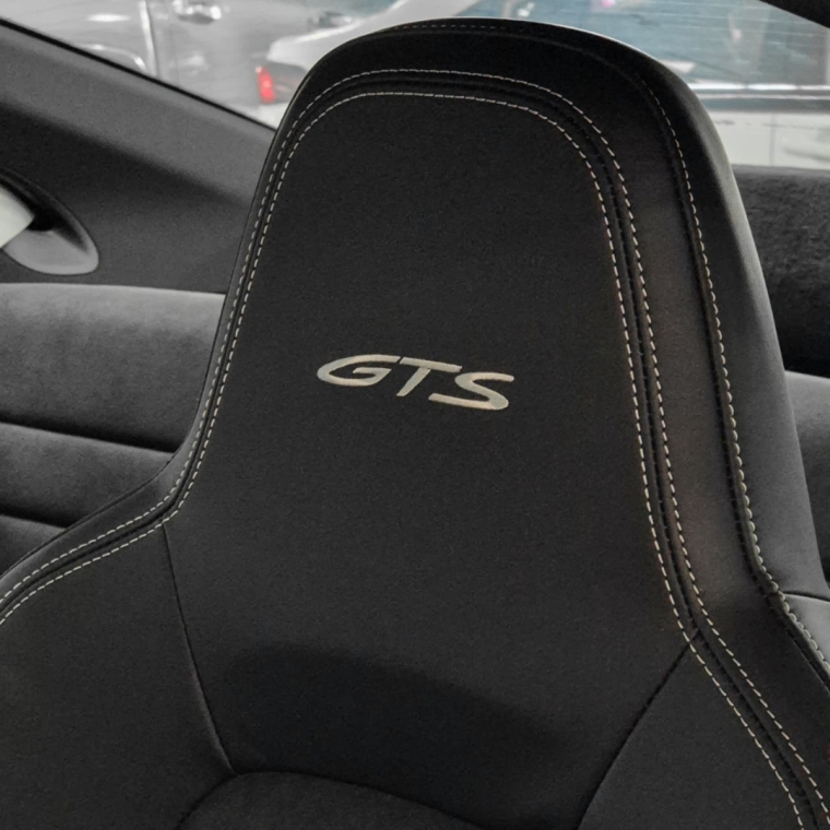 Porsche-911-3.0 24V H6 GASOLINA CARRERA GTS PDK