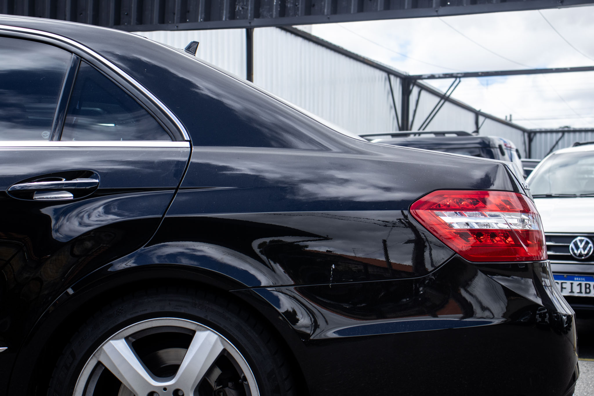 Mercedes-Benz-500-E-500 CGI Guard VR4 4.7 V8 408cv 4p