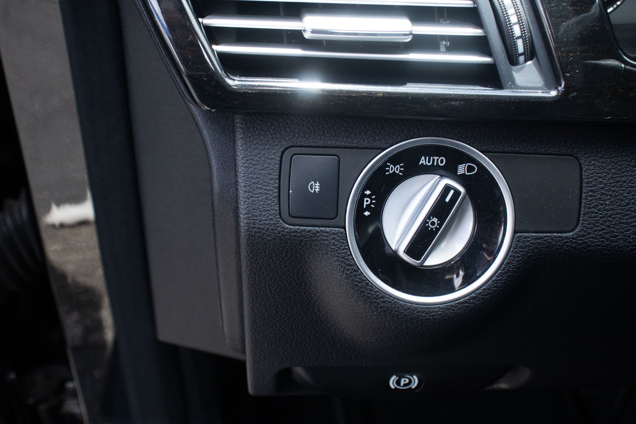 Mercedes-Benz-500-E-500 CGI Guard VR4 4.7 V8 408cv 4p