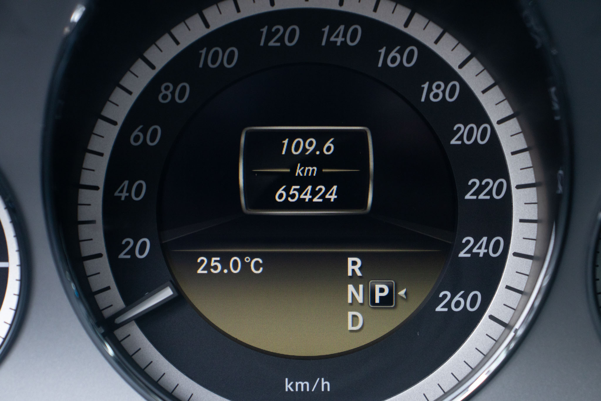 Mercedes-Benz-500-E-500 CGI Guard VR4 4.7 V8 408cv 4p