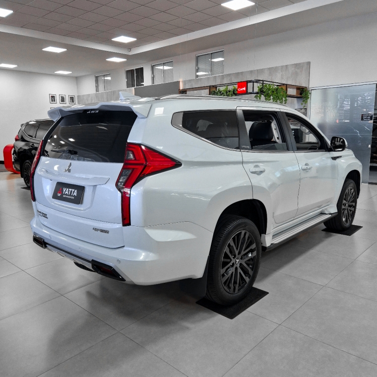 Mitsubishi-PAJERO SPORT-2.4 16V MIVEC TURBO DIESEL LEGEND AWD AUTOMÁTICO