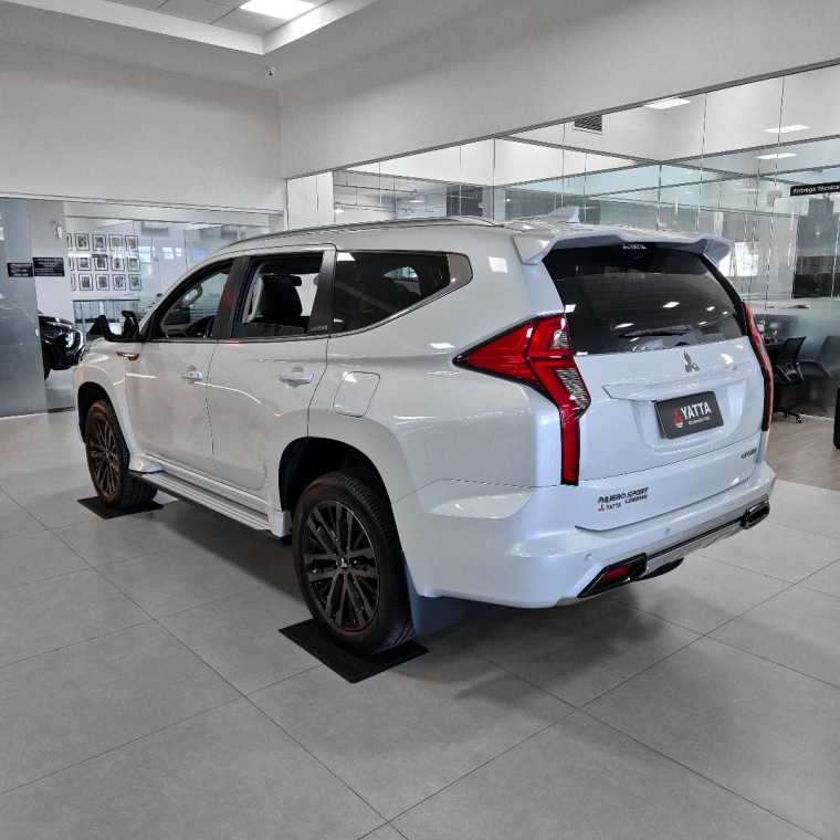 Mitsubishi-PAJERO SPORT-2.4 16V MIVEC TURBO DIESEL LEGEND AWD AUTOMÁTICO