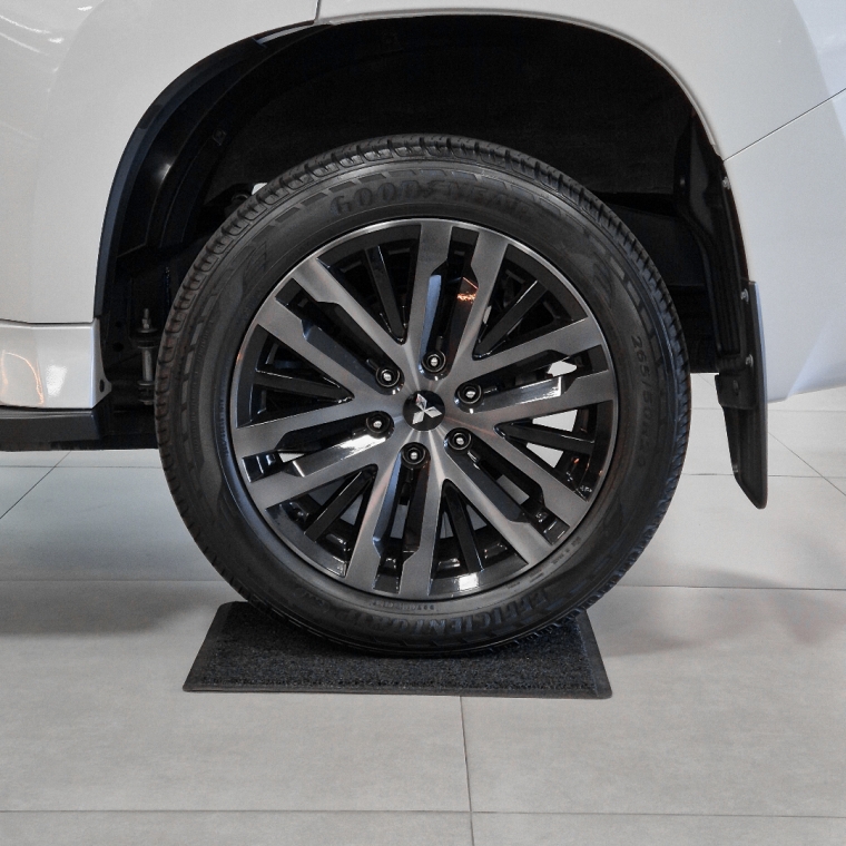 Mitsubishi-PAJERO SPORT-2.4 16V MIVEC TURBO DIESEL LEGEND AWD AUTOMÁTICO