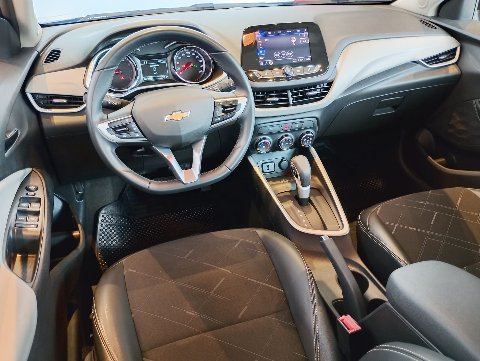 GM - Chevrolet-ONIX-ONIX HATCH PREM. 1.0 12V TB Flex 5p Aut.