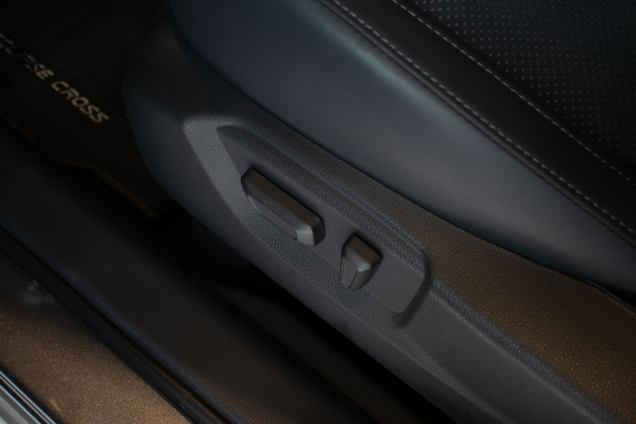 Mitsubishi-ECLIPSE CROSS-Eclipse Cross HPE-S Black 1.5 16V AWC TB 165cv Aut