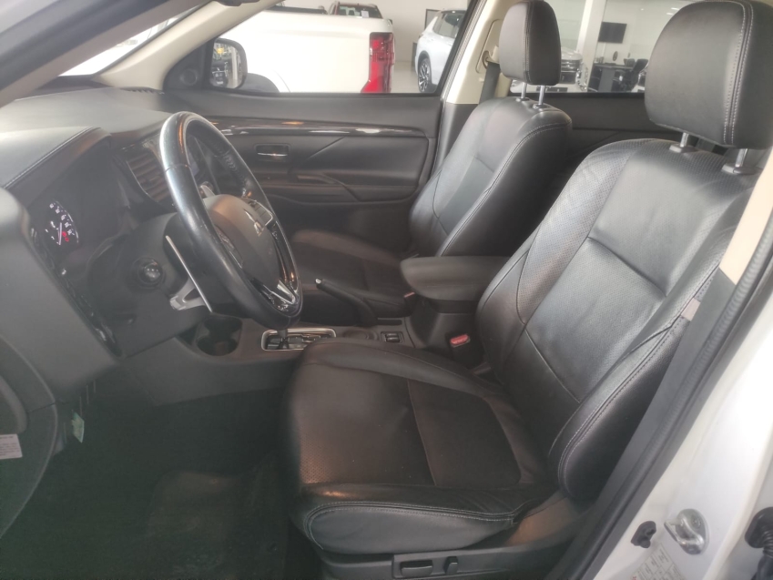 Mitsubishi-OUTLANDER-2.0 16V GASOLINA 4P AUTOMÁTICO