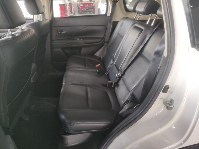 Mitsubishi-OUTLANDER-2.0 16V GASOLINA 4P AUTOMÁTICO